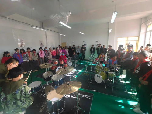 捐給易縣的孩子們,一份樂器大禮 藍致助學,愛心音樂教師招募正式啟動