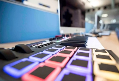 動畫與視覺特效的“夢工廠” 奧斯卡獲獎校友與工業級頂尖設施成就卓越音樂教育